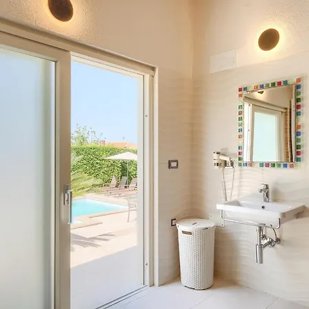 Villa Beautiful Bruna With Jacuzzi In
