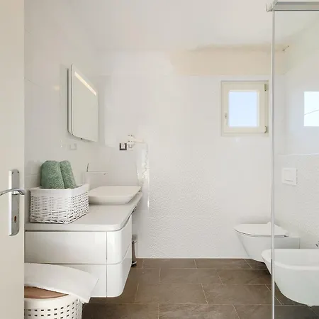 Vila Beautiful Bruna With Jacuzzi In *