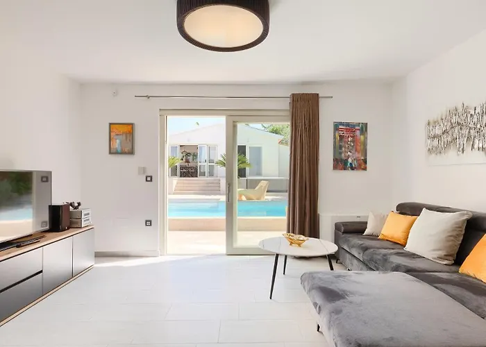 Vila Beautiful Bruna With Jacuzzi In Porec