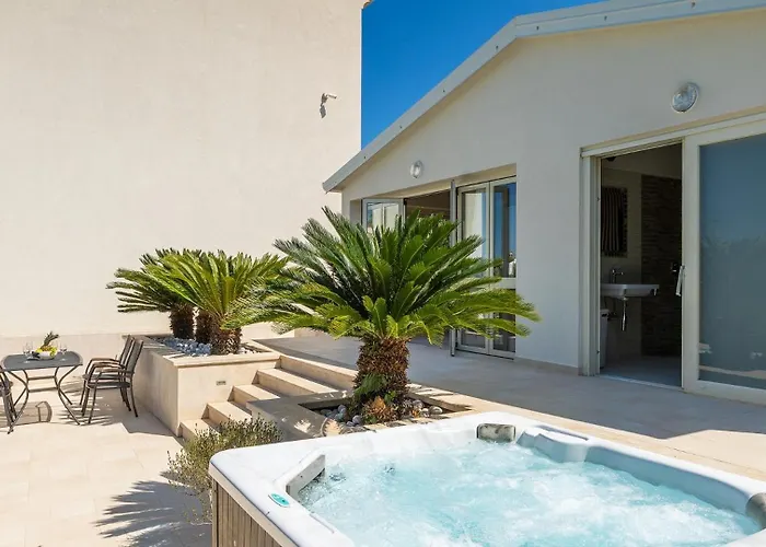 Vila Beautiful Bruna With Jacuzzi In Porec