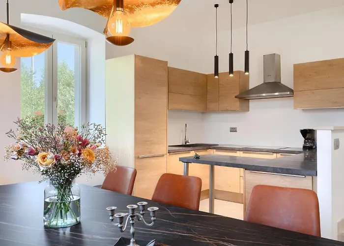 Vila Beautiful Bruna With Jacuzzi In *