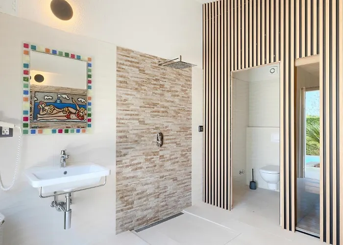 Beautiful Bruna With Jacuzzi In Poreč