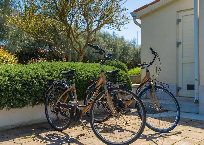 Beautiful Bruna With Jacuzzi In Vila