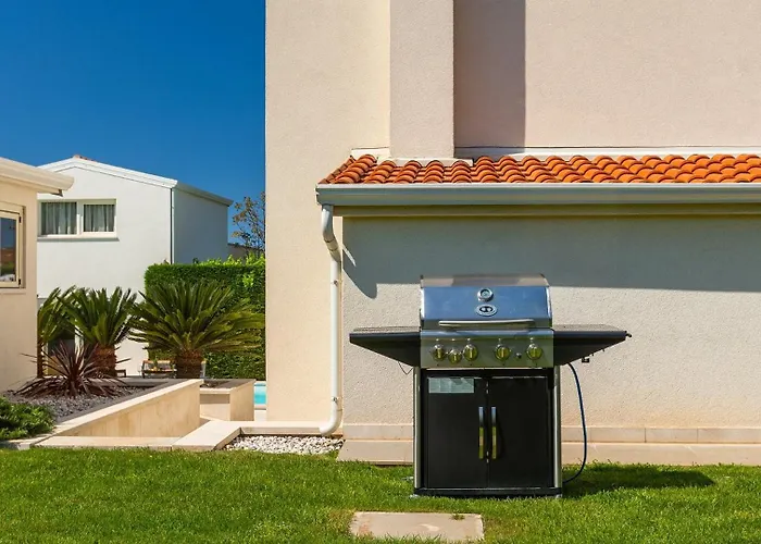 Beautiful Bruna With Jacuzzi In * Porec