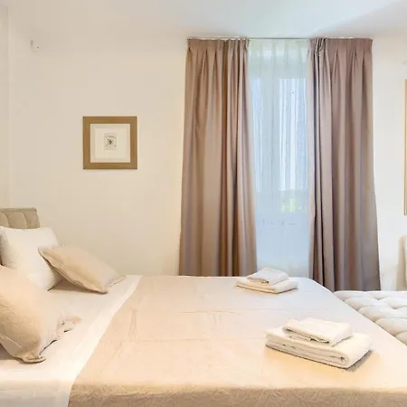 Vila Beautiful Bruna With Jacuzzi In Porec
